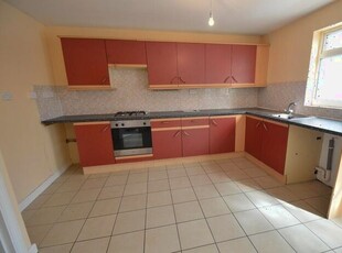 5 Bedroom End Of Terrace House To Rent