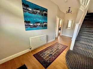 5 Bedroom End Terrace House For Sale
