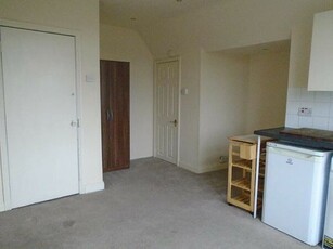 Studio flat to rent Carshalton, SM1 4AG
