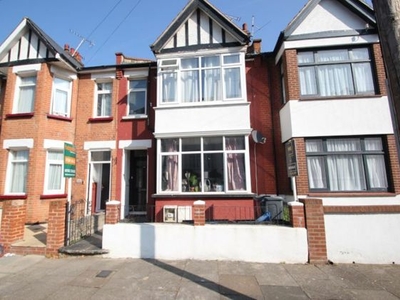 2 bedroom ground floor flat for sale Southend-on-sea, SS1 1HE