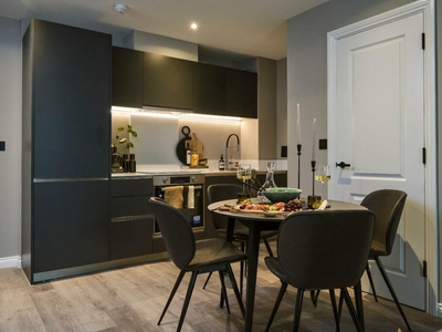 3 bedroom apartment for sale in Springwell Gardens, Leeds City Centre, LS12
