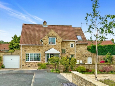 3 bedroom detached house for sale in Collingham, The Vale, Wetherby, LS22