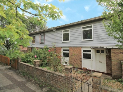 3 bedroom terraced house for sale in Warwick Road, Basingstoke, Hampshire, RG23