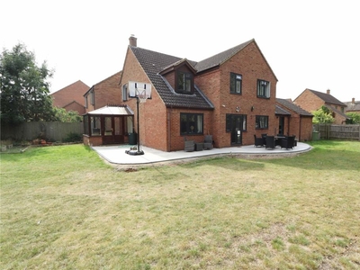 4 bedroom detached house for sale in Salisbury Grove, Giffard Park, Milton Keynes, Buckinghamshire, MK14