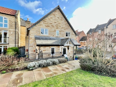 4 bedroom detached house for sale in Wetherby, Micklethwaite Grove, LS22