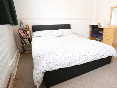 Room for rent in apartment in Bethnal Green, London
