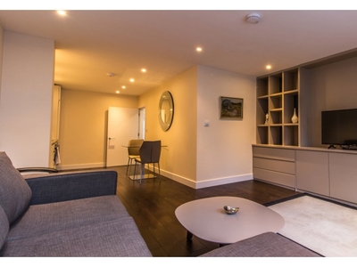 Serviced 2-Bedroom Apartment to rent in Spitalfields, London