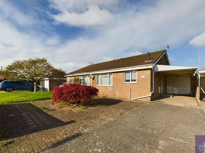 Bungalow for sale in Lapwing Avenue, Caldicot NP26