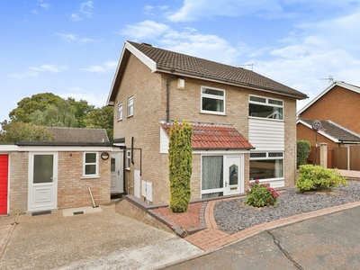 Clovelly Drive, Norwich - 3 bedroom detached house