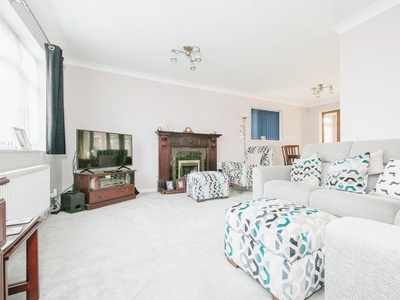 Grenfell Avenue, Holland-On-Sea, Clacton-On-Sea - 4 bedroom detached house