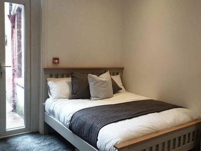 1 bedroom house of multiple occupation for rent in Barrack Road, Exeter, Devon, EX2