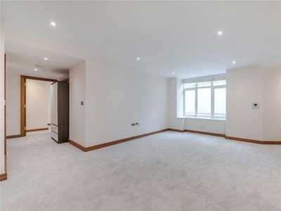2 Bedroom Apartment For Rent In Bloomsbury, London