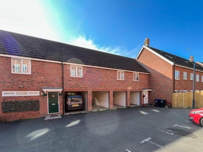 2 Bedroom Apartment For Sale In Daventry, Northamptonshire