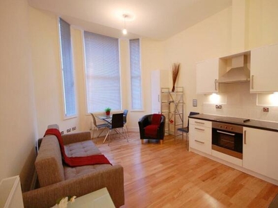 2 Bedroom Flat For Rent In West Kensington