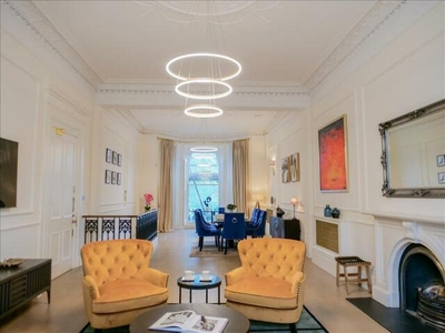 3 Bedroom Apartment For Rent In Royal Borough Of Kensington & Chelsea, London