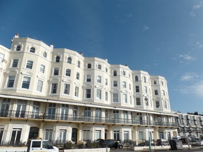 3 bedroom flat for rent in Marine Parade, Brighton, BN2