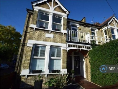 3 Bedroom Maisonette For Rent In Twickenham