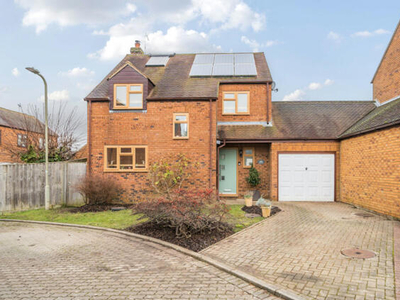 4 Bedroom Link Detached House For Sale In Faringdon, Oxfordshire