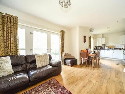 2 Bedroom Apartment For Sale In Bracknell