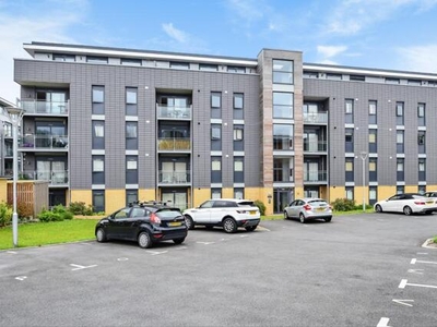 2 Bedroom Flat For Sale In Newsom Place, St Albans
