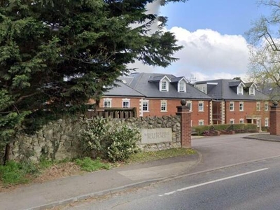 2 Bedroom Flat For Sale In Oxted, Surrey