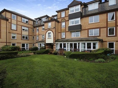 2 Bedroom Flat For Sale In Stamford