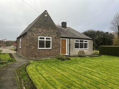 3 Bedroom Detached Bungalow For Rent In Ashton-in-makerfield