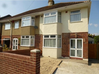 3 Bedroom End Of Terrace House For Rent In Filton