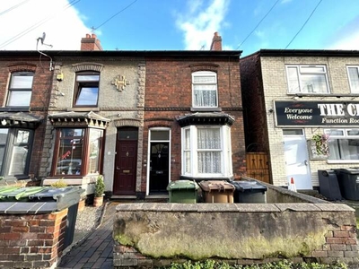 3 Bedroom End Of Terrace House For Rent In Walsall, West Midlands
