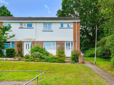 3 Bedroom End Of Terrace House For Sale In Guildford, Surrey