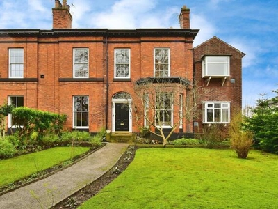 3 Bedroom Flat For Sale In Timperley, Altrincham