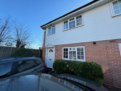 3 Bedroom Semi-detached House For Rent In Maidenhead