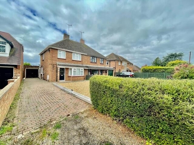 3 Bedroom Semi-detached House For Sale In Raunds, Wellingborough