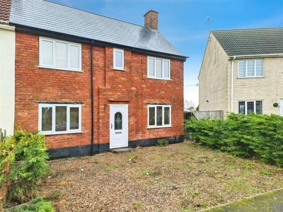 3 Bedroom Semi-detached House For Sale In Stanton Hill
