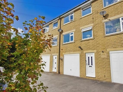 3 Bedroom Town House For Sale In Greetland