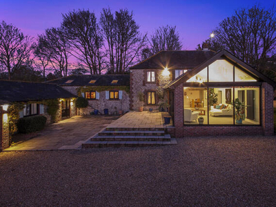 4 Bedroom Detached House For Sale In Arundel, West Sussex