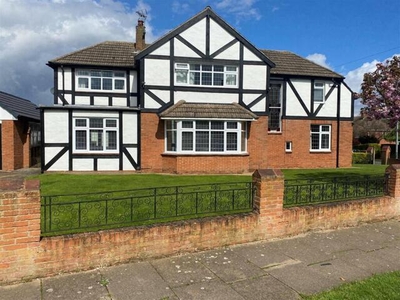 4 Bedroom Detached House For Sale In Grimsby, N.e. Lincs