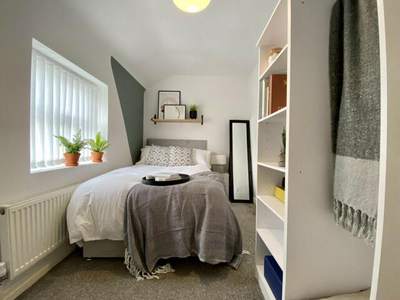 4 Bedroom Flat For Rent In 261