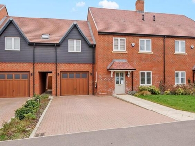 4 Bedroom Semi-detached House For Sale In Bracknell, Berkshire