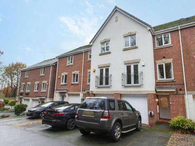 4 Bedroom Terraced House For Sale In Worsley, Manchester