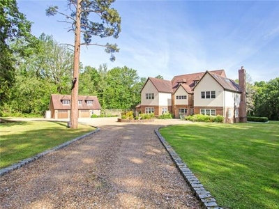 5 Bedroom Detached House For Sale In Crawley, West Sussex