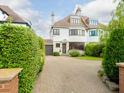 5 Bedroom Semi-detached House For Sale In Westcliff-on-sea