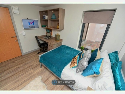 10 Bedroom Flat To Rent