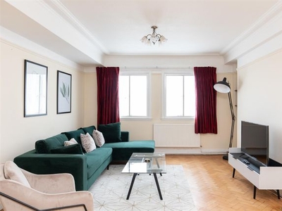 Flat for sale in Chiltern Court, Baker Street, London NW1