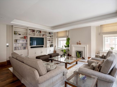 Flat for sale in North Audley Street, Mayfair, London W1K