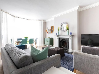 Flat for sale in Rosary Gardens, London SW7