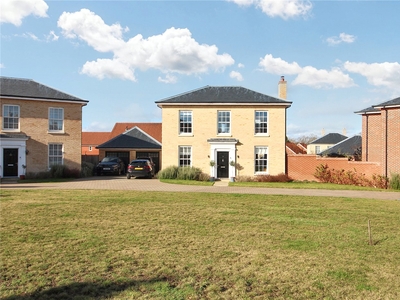 Maple Crescent, Loddon, Norwich, Norfolk, NR14 4 bedroom house in Loddon