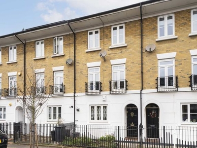 Property for sale in Harwood Terrace, London SW6