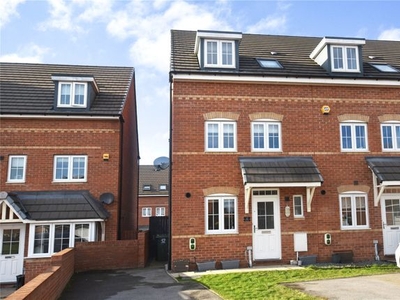 Town house for sale in Fergusson Walk, Morley, Leeds, West Yorkshire LS27