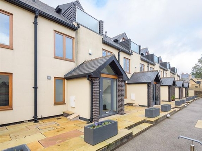 Town house for sale in Taptonville Head, Broomhill S10